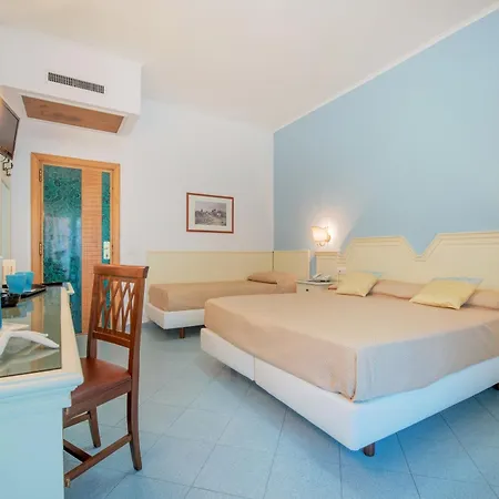 Ascot Hotel