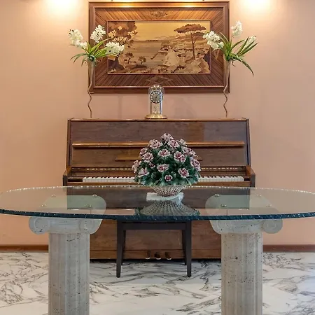 Hotel Ascot 4*