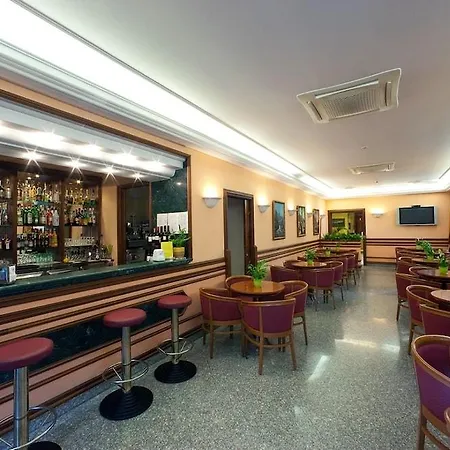 Hotel Ascot