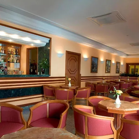 Hotel Ascot