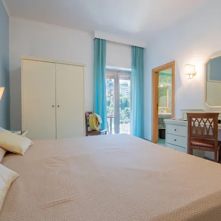 Ascot Hotel