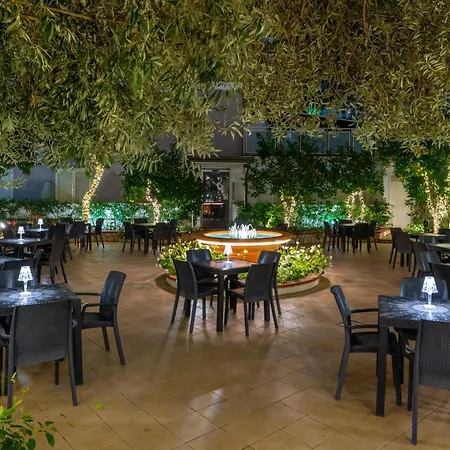 Ξενοδοχείο Ascot 4*