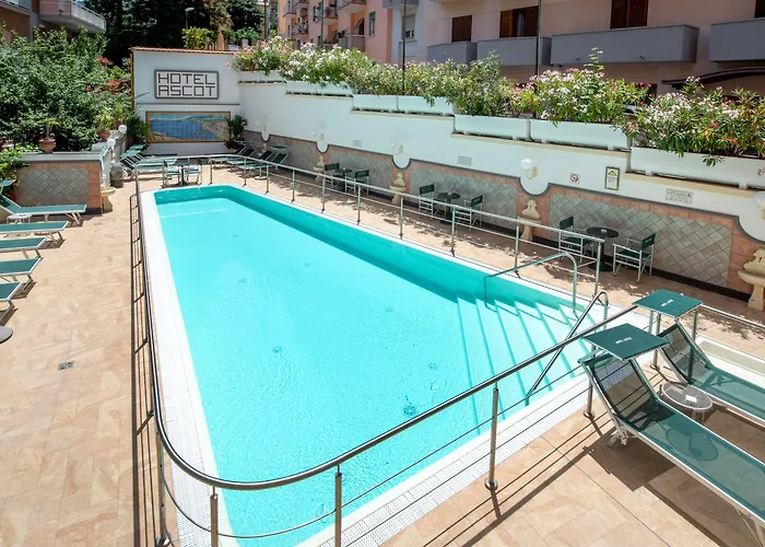 Ξενοδοχείο Ascot 4*