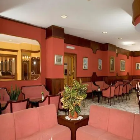 Ascot Hotel