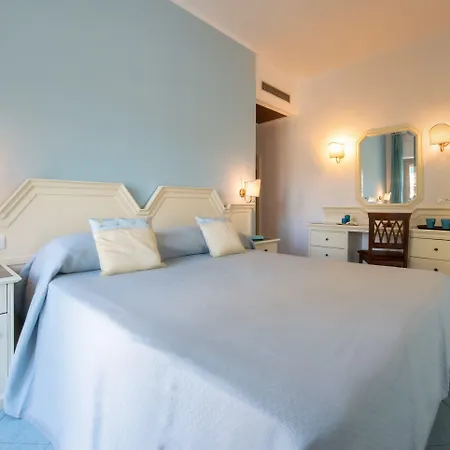 Ascot Hotel