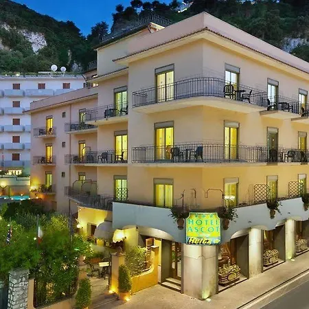 Ascot Hotel 4*